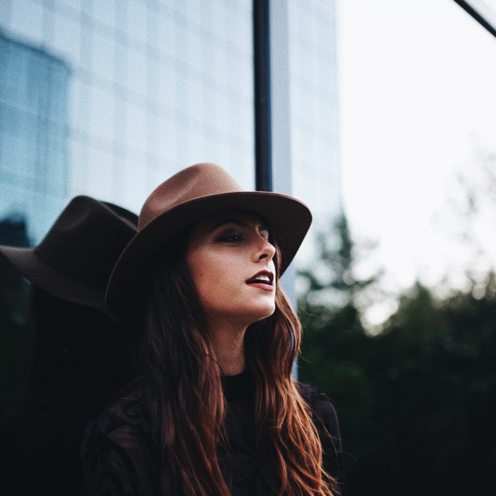 Meet your Posher, Danielle